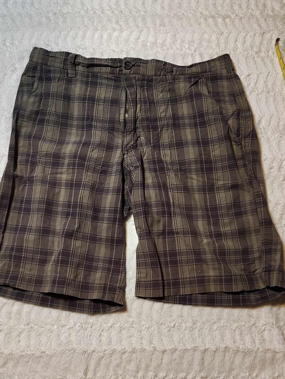 Banana Republic Olive and Black Plaid Flat-Front Shorts